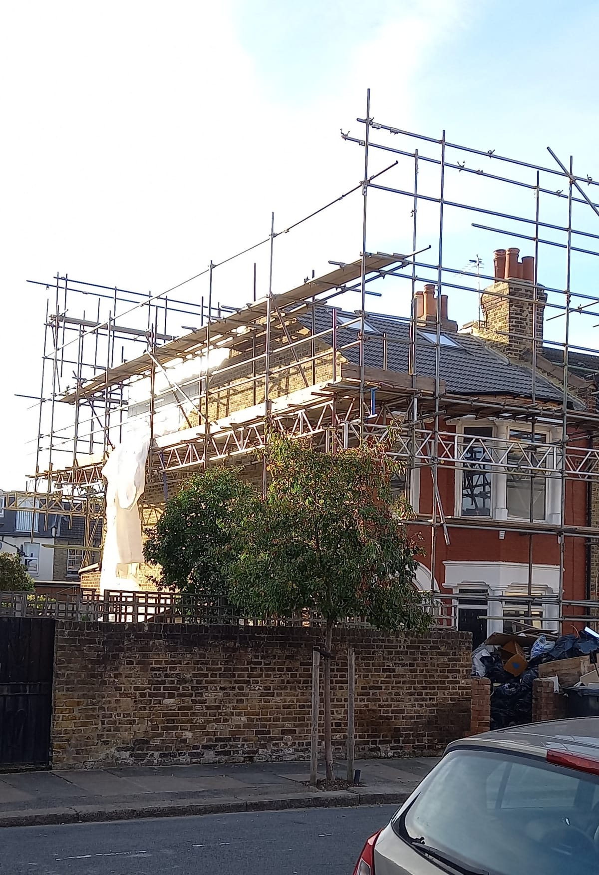 Calls for rent controls as  London private rents soar above affordability threshold